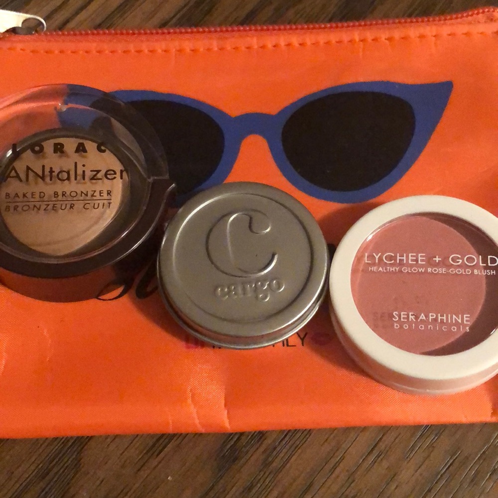 Makeup sampler - Picture 3 of 5